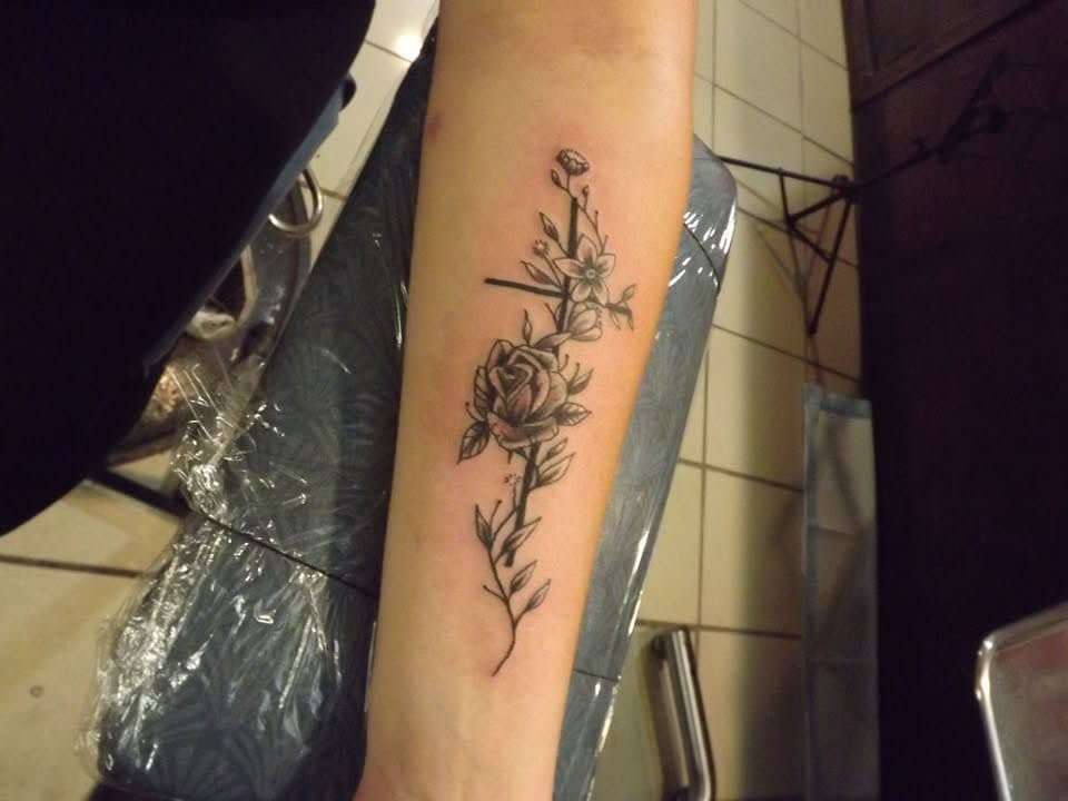 Custom Dreams Tattooing and Body Piercing — tattoo shop in Princeton, WV — photo 1