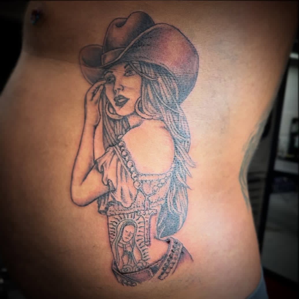 Clyde's Tattoo ( formerly Toon Town Ink ) — tattoo shop in Onarga, IL — photo 1