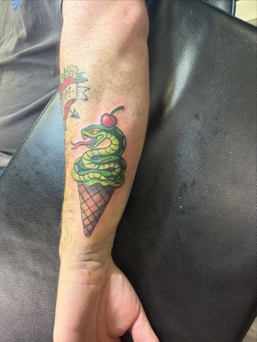 Ink & Glow Studio — tattoo shop in Des Moines, IA — photo 1