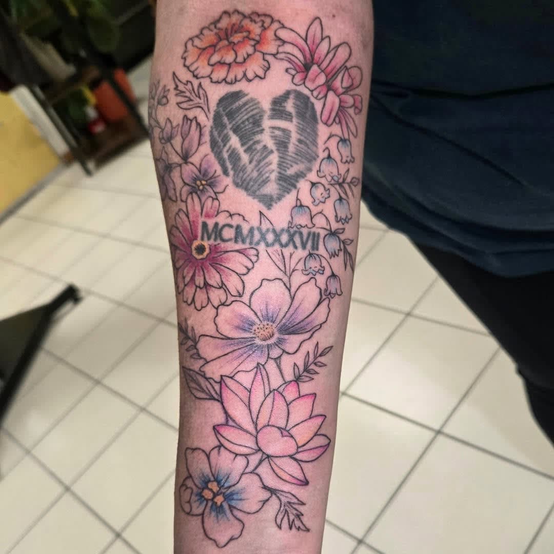 Funky Rooster Tattoo and Art Gallery — tattoo shop in Elgin, IL — photo 1